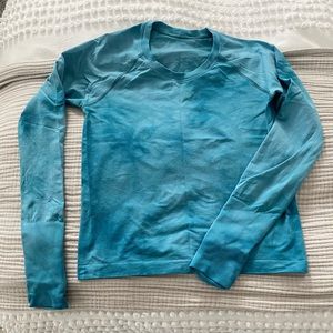 NWOT Swiftly Tech Long Sleeve Race Length Marble Dye Marlin